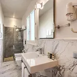 Boston Hotel 3*