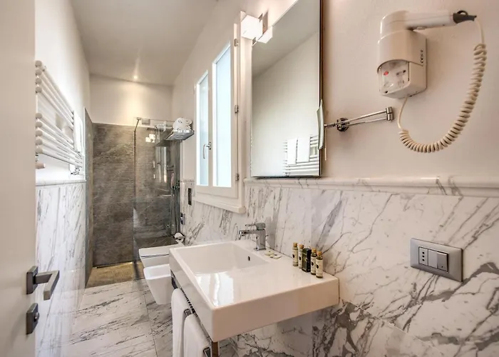 Boston Hotel 3*