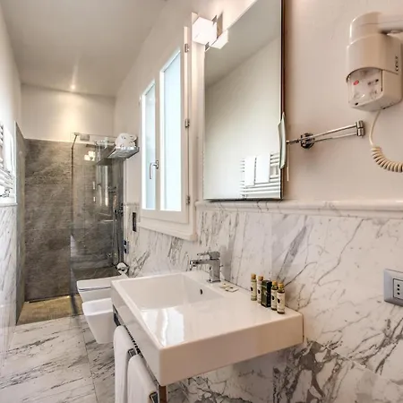 Boston Hotel 3*